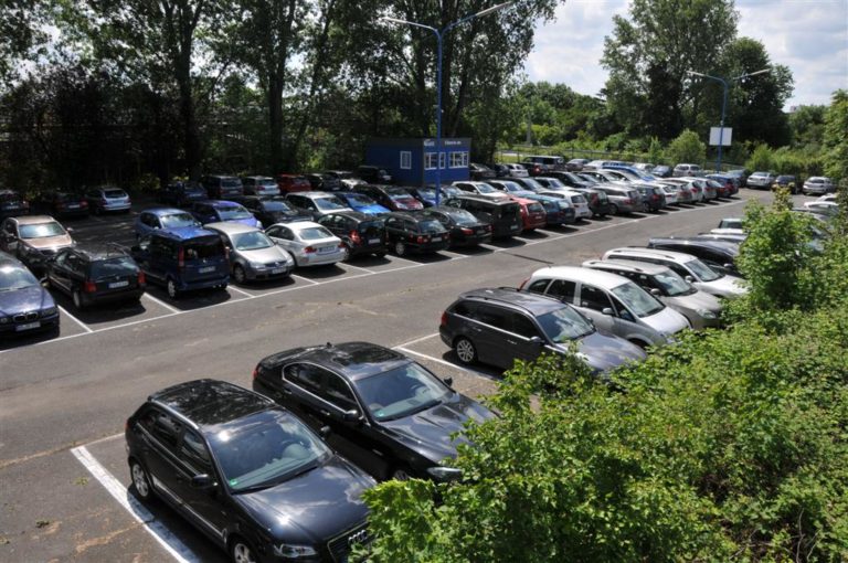 Elegantes Holiday Parking Frankfurt: Ihr stressfreier Start in die Weihnachtszeit 🎄