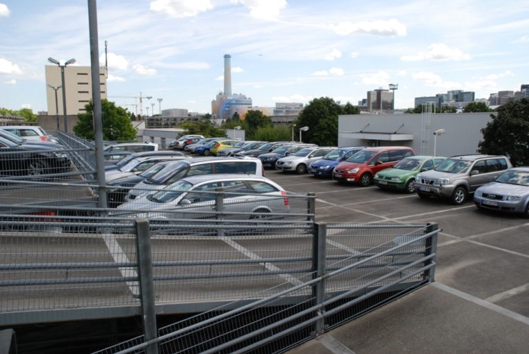 Elegantes Holiday Parking Frankfurt: Ihr stressfreier Start in die Weihnachtszeit 🎄